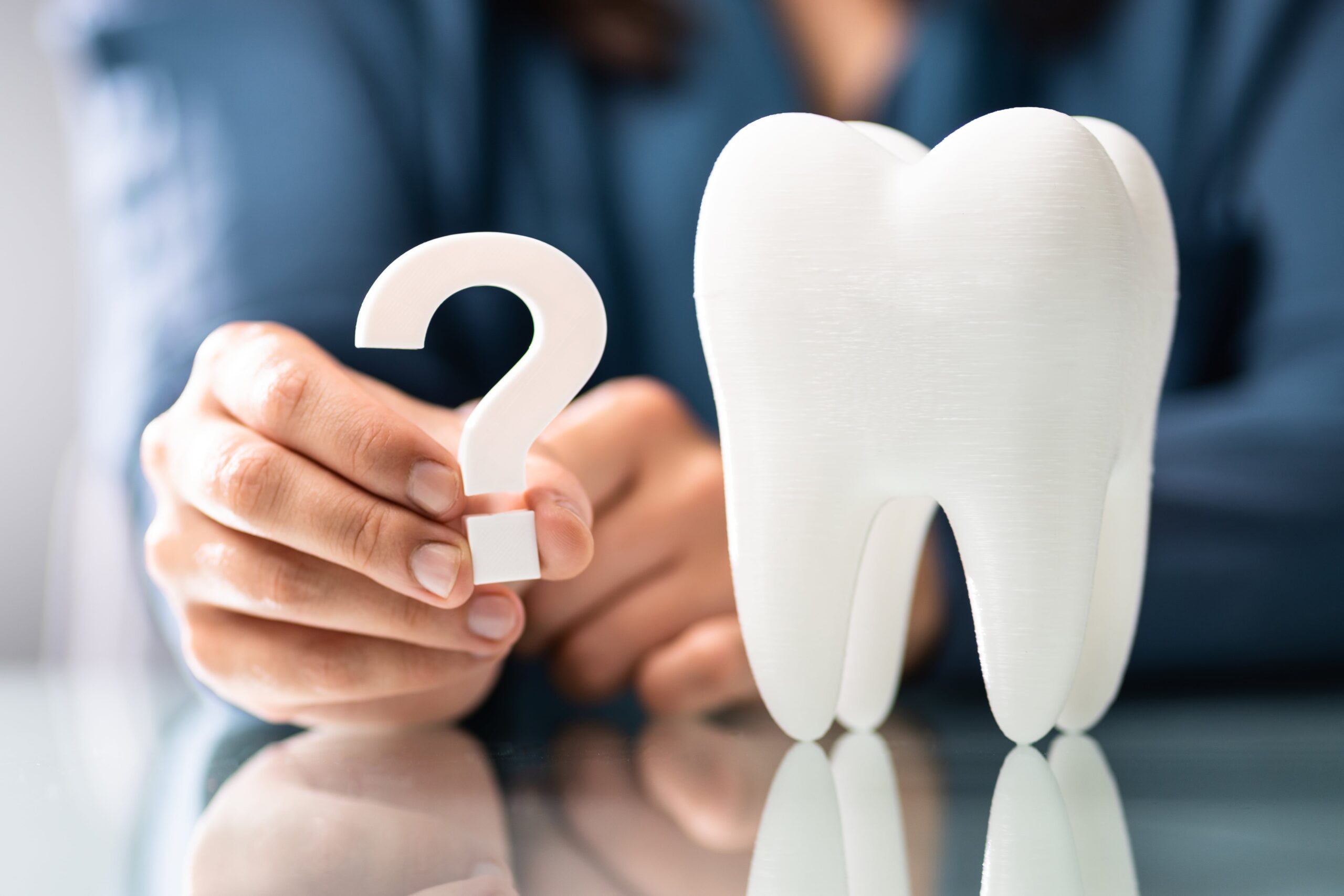 Invisalign vs Dental Veneers: Which Should You Choose?